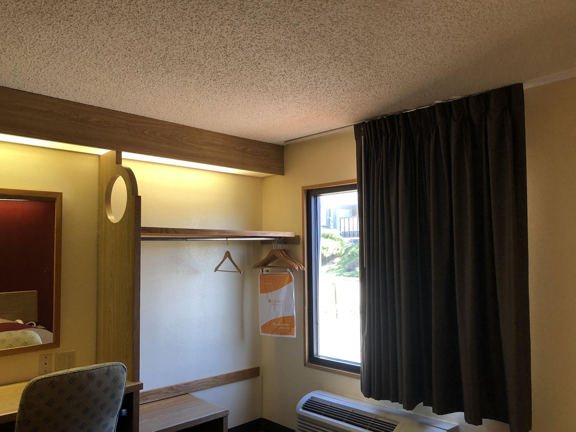 לונדון Econo Lodge מראה חיצוני תמונה