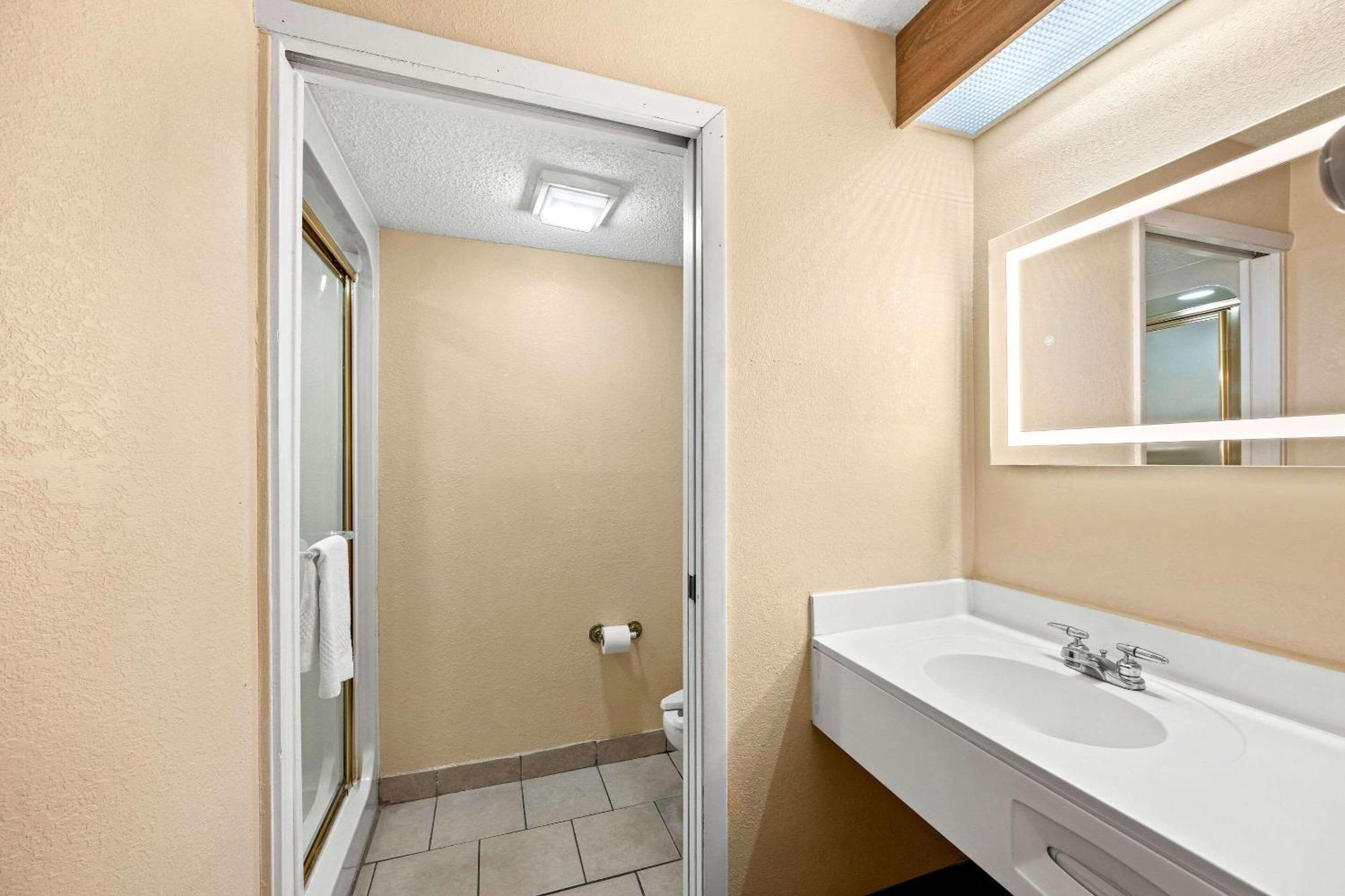 לונדון Econo Lodge מראה חיצוני תמונה