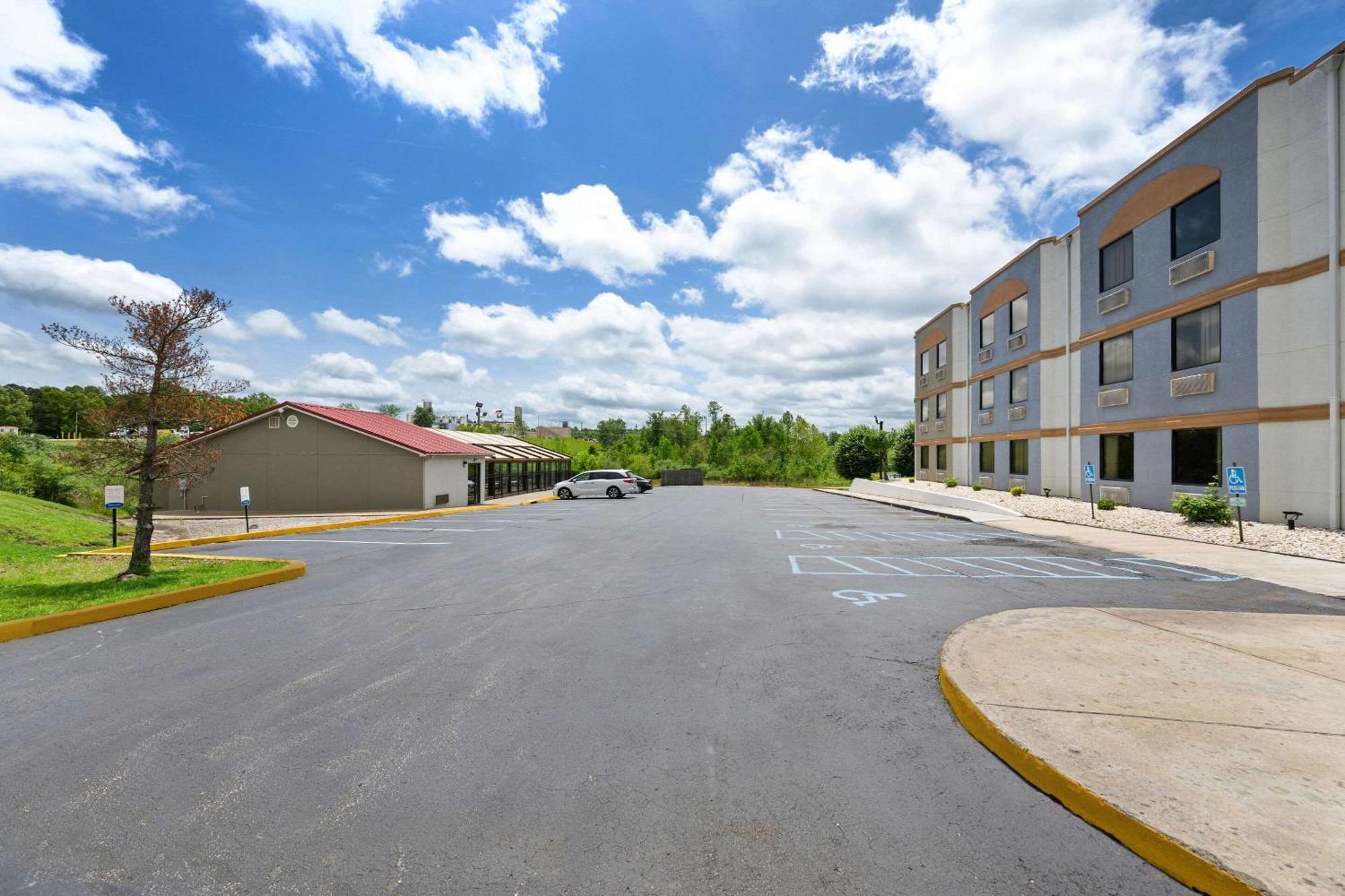 לונדון Econo Lodge מראה חיצוני תמונה