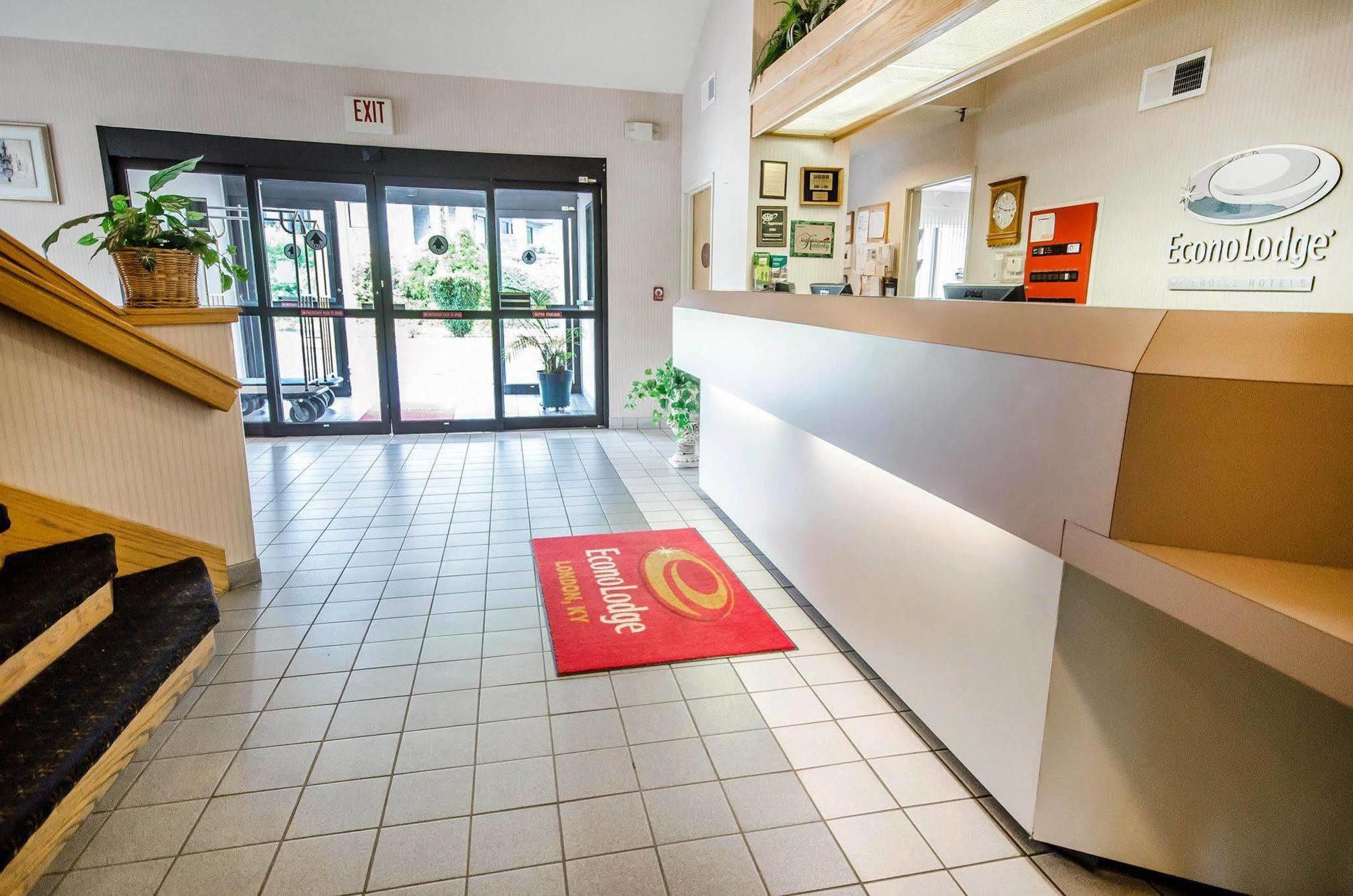 לונדון Econo Lodge מראה חיצוני תמונה